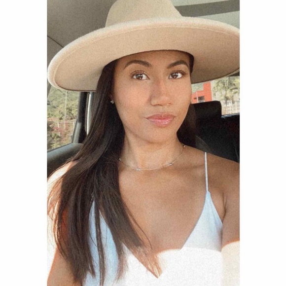 Meet your Posher, Michele - Picture 1 of 1